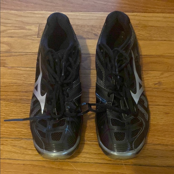 Mizuno Shoes - Mizuno Wave Lightning RX2 Black and Silver Athletic Shoes Woman 8 1/2